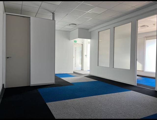 BUSINESS PROPERTY TO RENT IN CLAREMONT
